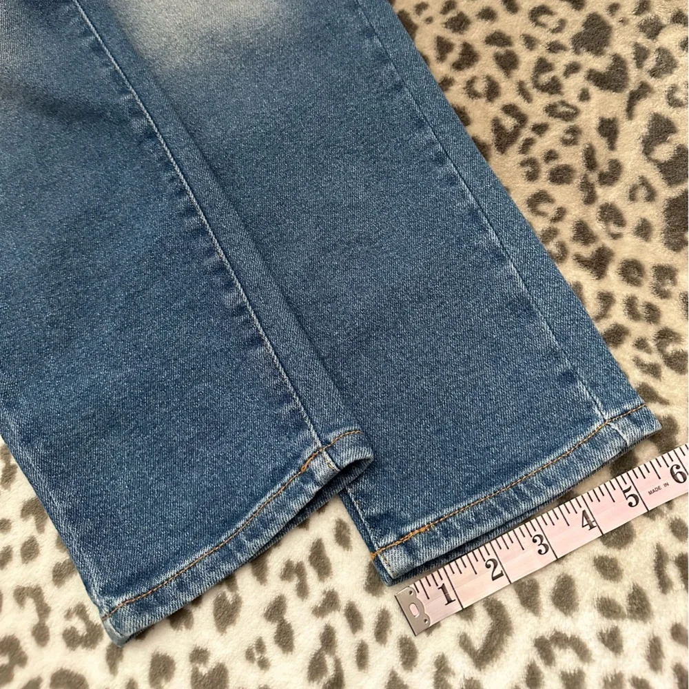 KanCan High Waisted Denim Jeans in Medium Stone Wash Size 30 Women’s